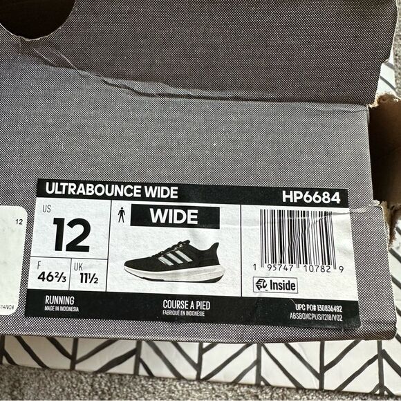 Adidas Men's Size 12 Wide Ultrabounce Black Running Shoe with Box - Picture 4 of 6